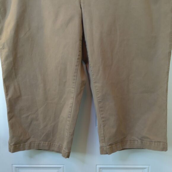 (3/$20) Old Navy low rise stretch khaki tan zip front four pocket crop pants - Picture 3 of 14